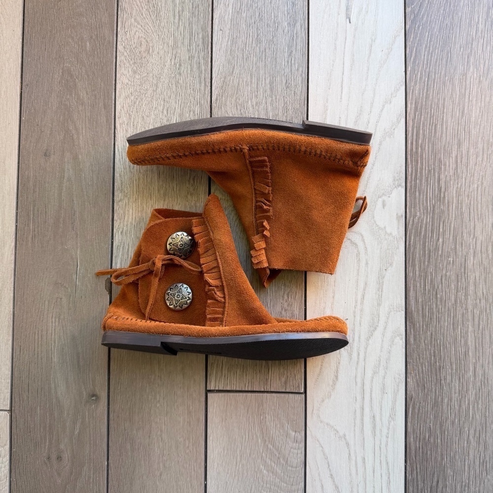 MINNETONKA Women's Two Button Hardsole Boot - Picture 2 of 7
